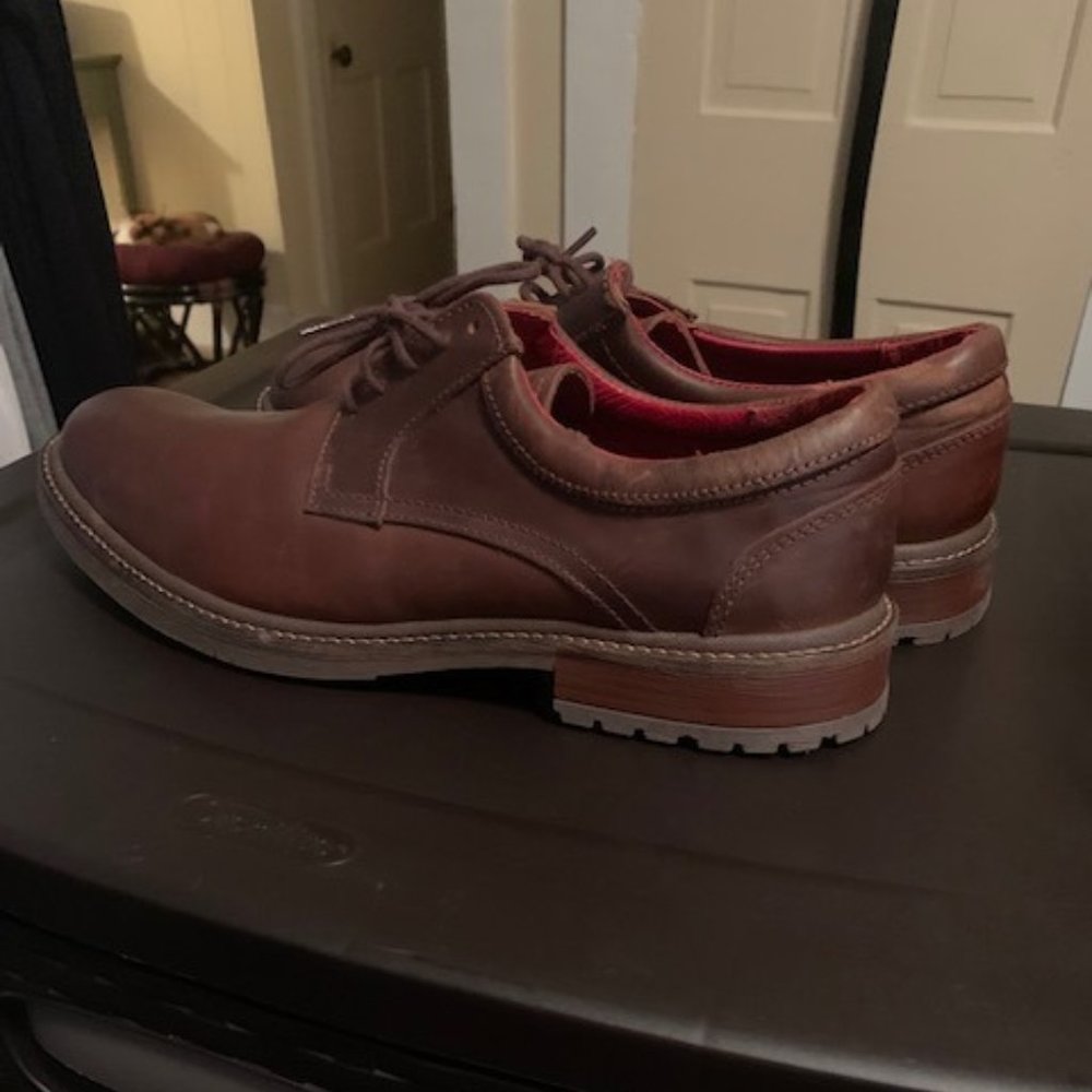 Men's dress shoes